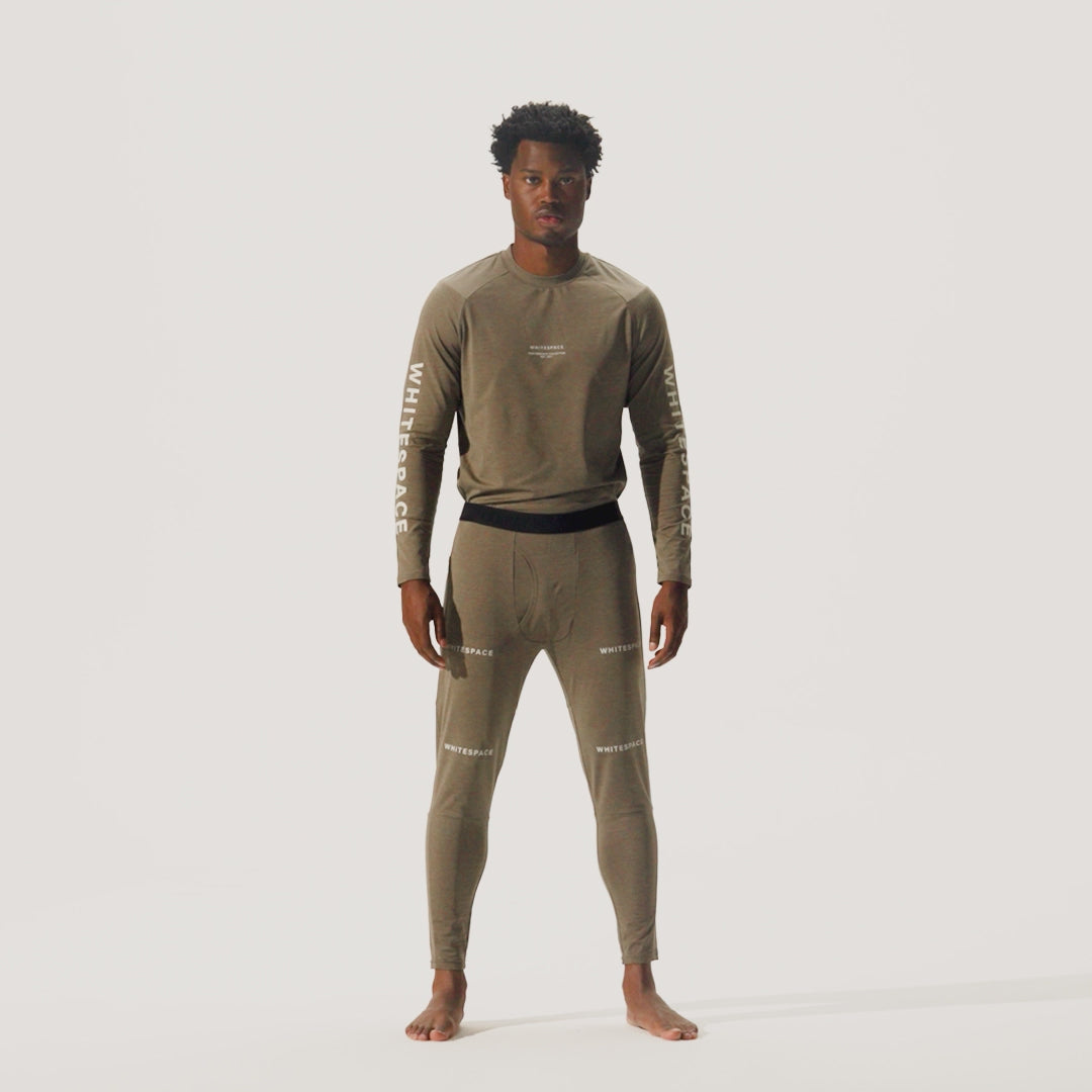 Video of model wearing Graphine Kit in Falcon colorway.